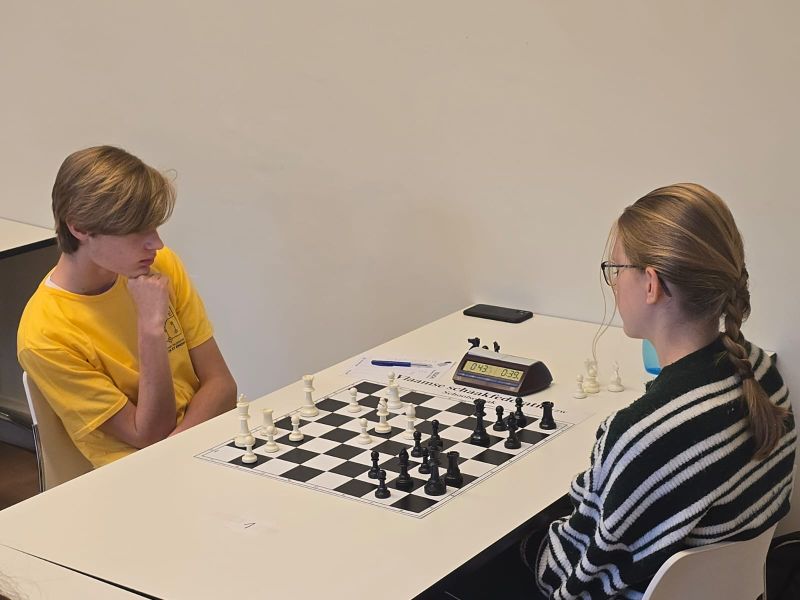 Arnaud tegen de latere winnares Eline